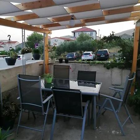 Apartment Lastro *